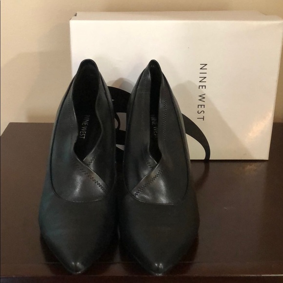 Shoes - Picture 5 of 5